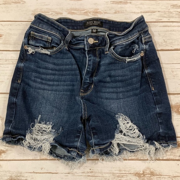 Judy Blue Distressed Raw Hemline Jean Shorts Medium - Picture 2 of 14